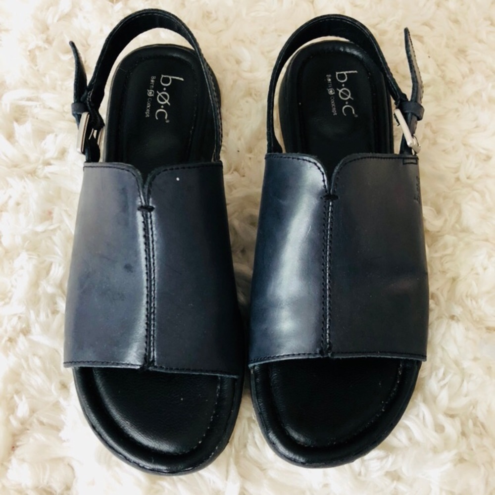 Born black leather sandals sz 7M